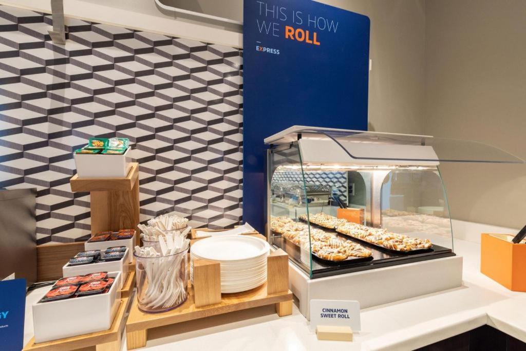 Holiday Inn Express Toronto East - Scarborough By Ihg Extérieur photo