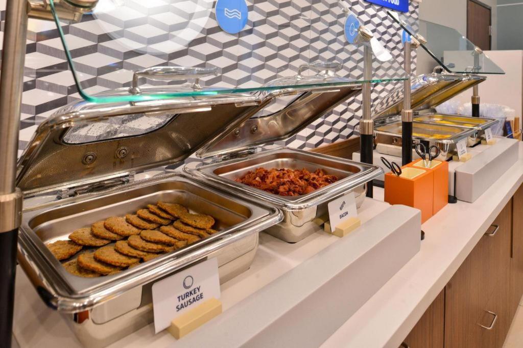 Holiday Inn Express Toronto East - Scarborough By Ihg Extérieur photo