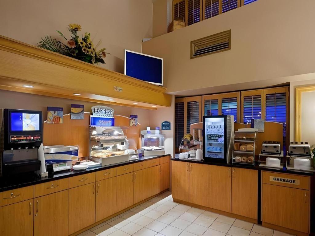 Holiday Inn Express Toronto East - Scarborough By Ihg Extérieur photo