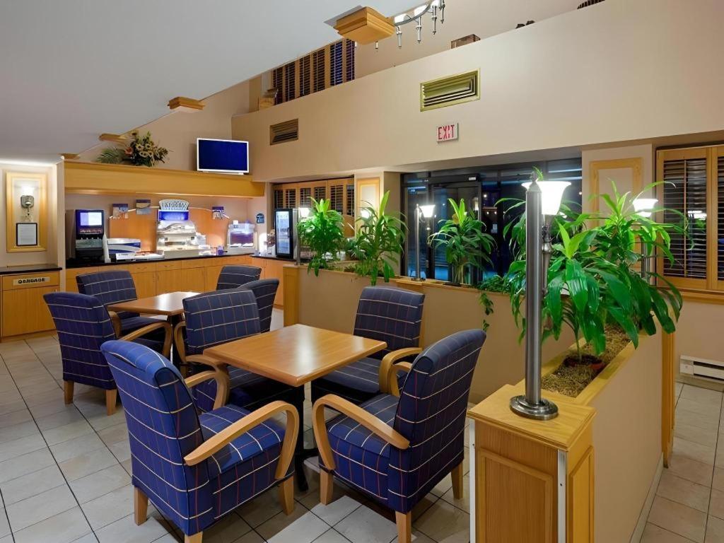 Holiday Inn Express Toronto East - Scarborough By Ihg Extérieur photo