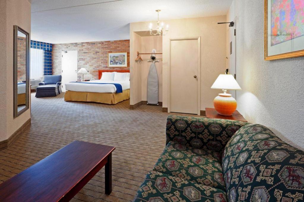 Holiday Inn Express Toronto East - Scarborough By Ihg Extérieur photo