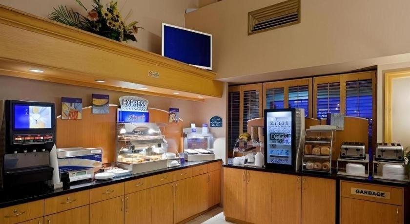 Holiday Inn Express Toronto East - Scarborough By Ihg Extérieur photo